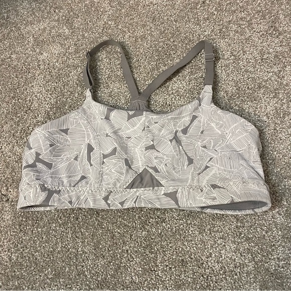 Athleta gray with white leaf print sports bra - Picture 1 of 3